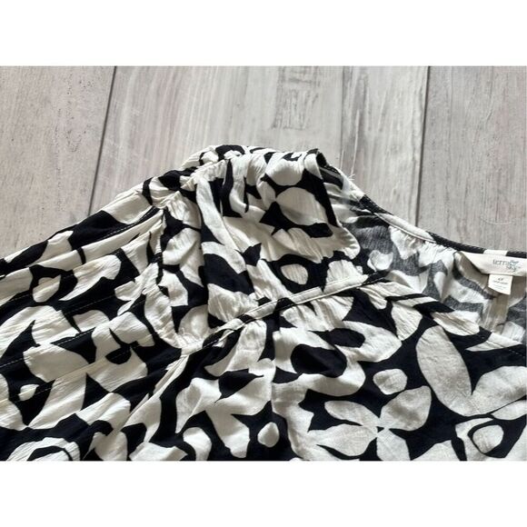 Terra & Sky plus size, black and white full blouse size 4X - Picture 6 of 13